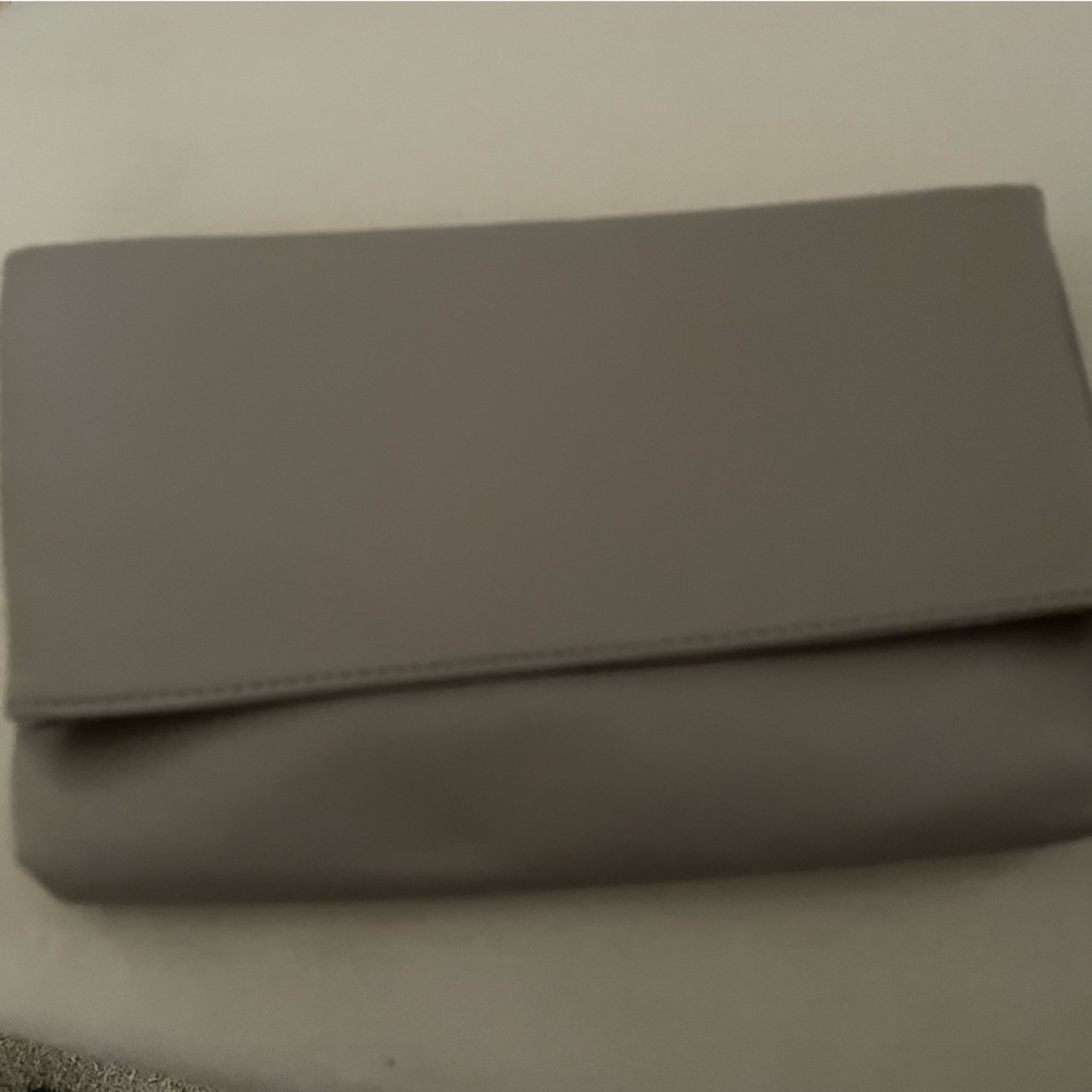 Kelly & Katie clutch, Beige leather, detachable crossbody strap